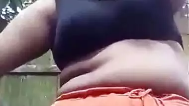 Desi village girl show her big boob