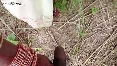 Chhoti Mosey was called in the field and took Chod in Hindi porn