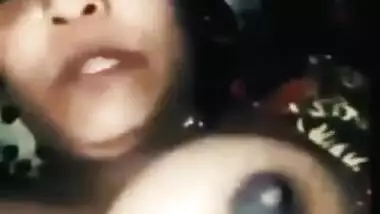 Desi hot bhabi show her big boob