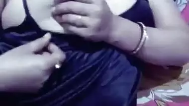 Swinger desi couple nita showing boobs