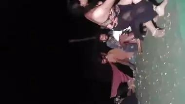 Hindi outdoor porn mms of teen girl exposed on public