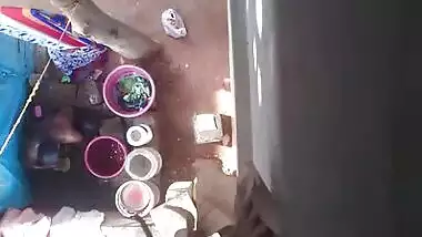 Kannada neighbour aunty bathing 