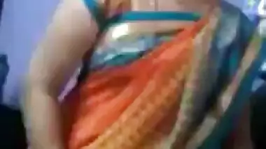 Malayali aunty showing yoni – Solo nude MMS