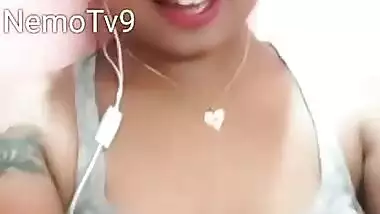 Bong Girl, Cute Video Call Recorded, She is hot and Cute