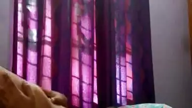 Horny indian girl play with her tits