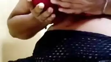 Sexy Milf Indian Bhabi Honey Cooling Down Her Hot Boobs