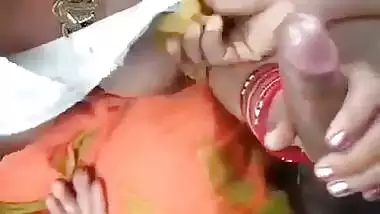Desi aunty outdoor sex and blowjob in jungle