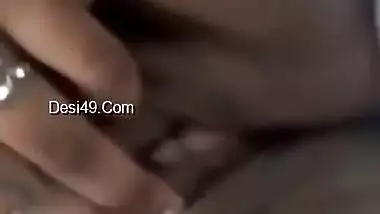 Today Exclusive- Lankan Wife Showing Her Boobs And Pussy On Video Call