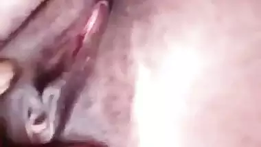 An 18-year-old girl records her nude MMS for her lover