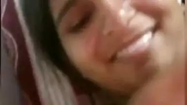 Cute Desi Girl Showing her Boobs