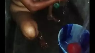 Desi Mature Tamil Bhabhi Hot Bath Video