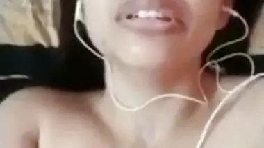 Desi porn of a naked Chennai girl masturbating on a video call