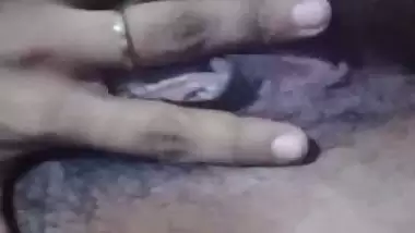 Indian girl fingering nude viral pussy expose