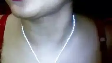 Desi housewife private sex chat video goes live on FSI