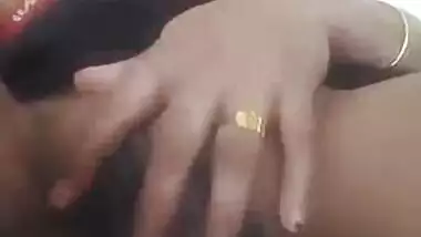 Mature pussy show video recorded for auntieâ€™s online friend