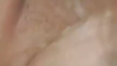 Luscious Desi bhabhi strips to tease with her XXX curves online