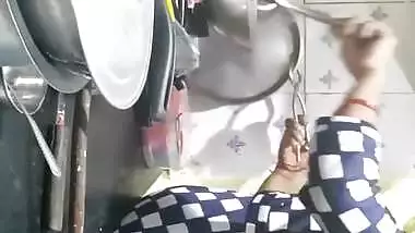 Dewar Bhabhi Fucking In Kitchen