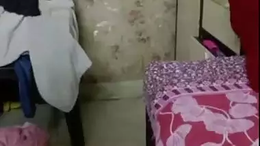 Sexy Desi Girl Showing her big Boobs