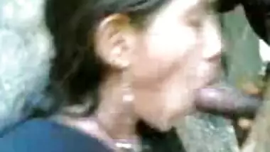Desi College GF Sucking circumcised penis of BF In Hindi