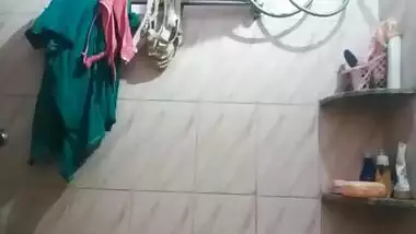 Bangla Wife Nude Show Mms - Huge Boobs