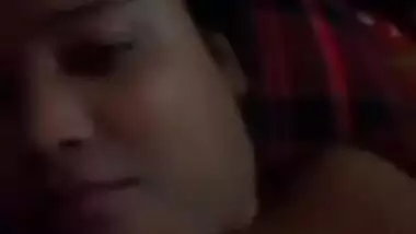 Desi Bigboob Bhabi Showing