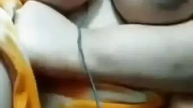 Bangladeshi Desi XXX girl shows her beautiful big boobs on cam