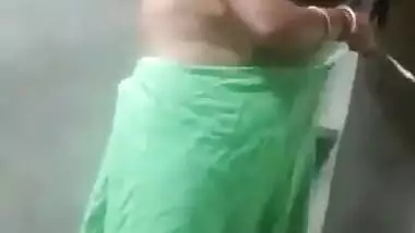 Village bhabhi fucking by lover