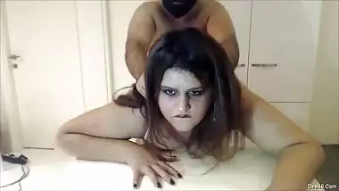 Exclusive- Sexy Look Nri Bhabhi Hard Anal Fucked By Hubby