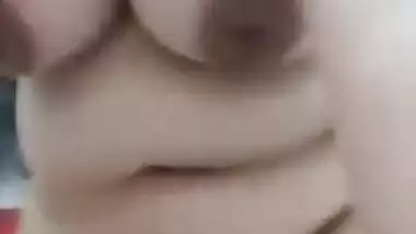 Desi big boobs bhabi fingering pussy