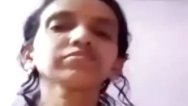 Desi lady boobs show on video call viral hot