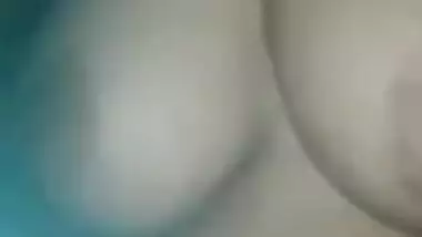 Desi girl showing her big boobs