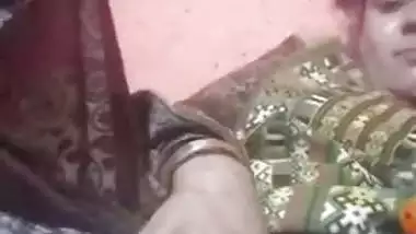 Mature desi fingering aunty cheats on her hubby