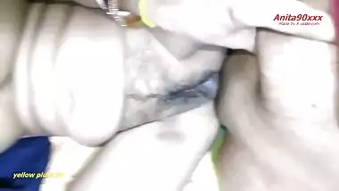 Indian hot bhabi mere chut ki tarap ki Aag bhujhae mery pati ke dost ne aslel sex