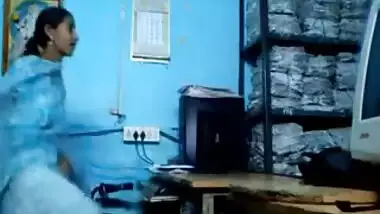 Indian Women Having Sex at office 