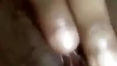 Desi Cute Girl Showing Boobs And Rubbing Her Wet Pussy