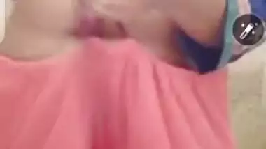 Gujrati Desi XXX whore showing her huge boobs and pussy on cam