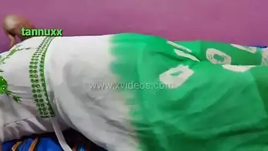 Indian guy wakes up Desi GF and coaxes her to have anal XXX quickie