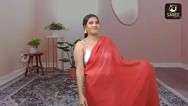 Horny booby aunty wearing sari showing huge cleavage and hot navel backless show