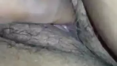 Desi juicy hairy pussy fingering before fucking