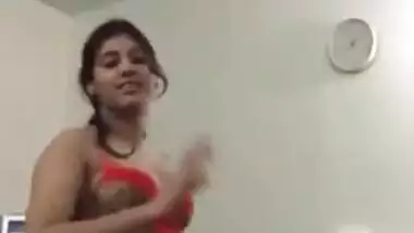 Big gaand gf dancing