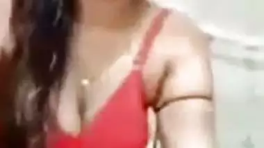 Desi seductress shows tits and plays with XXX pussy on video call