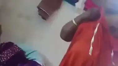 Mature Tamil aunty naked show on cam