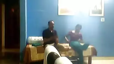 Mumbai Young Cousin Passitionate Kissing.