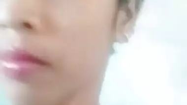 Indian cute village girl hairy pussy show selfie MMS