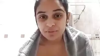 Today Exclusive- Most Demanded Girl Showing Her Boobs And Pussy Part 1