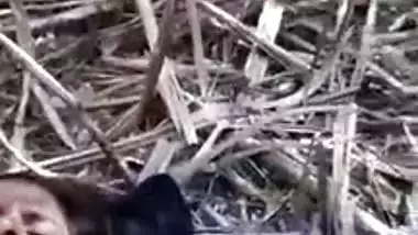 Virgin Desi XXX girl gets her hairy pussy fingered outdoors MMS