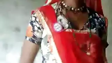 Rajasthan Bhabi Showing her Boobs and pussy To bf
