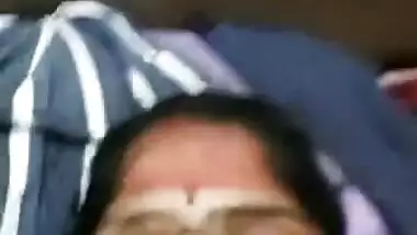 Bhabhi making her nude clip
