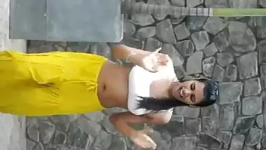 Indian Girl Seductive Dance - Movies.