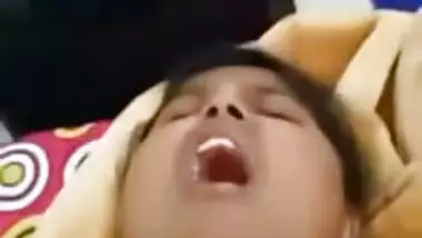 Super horny Indian Girl pussy fingering MMS